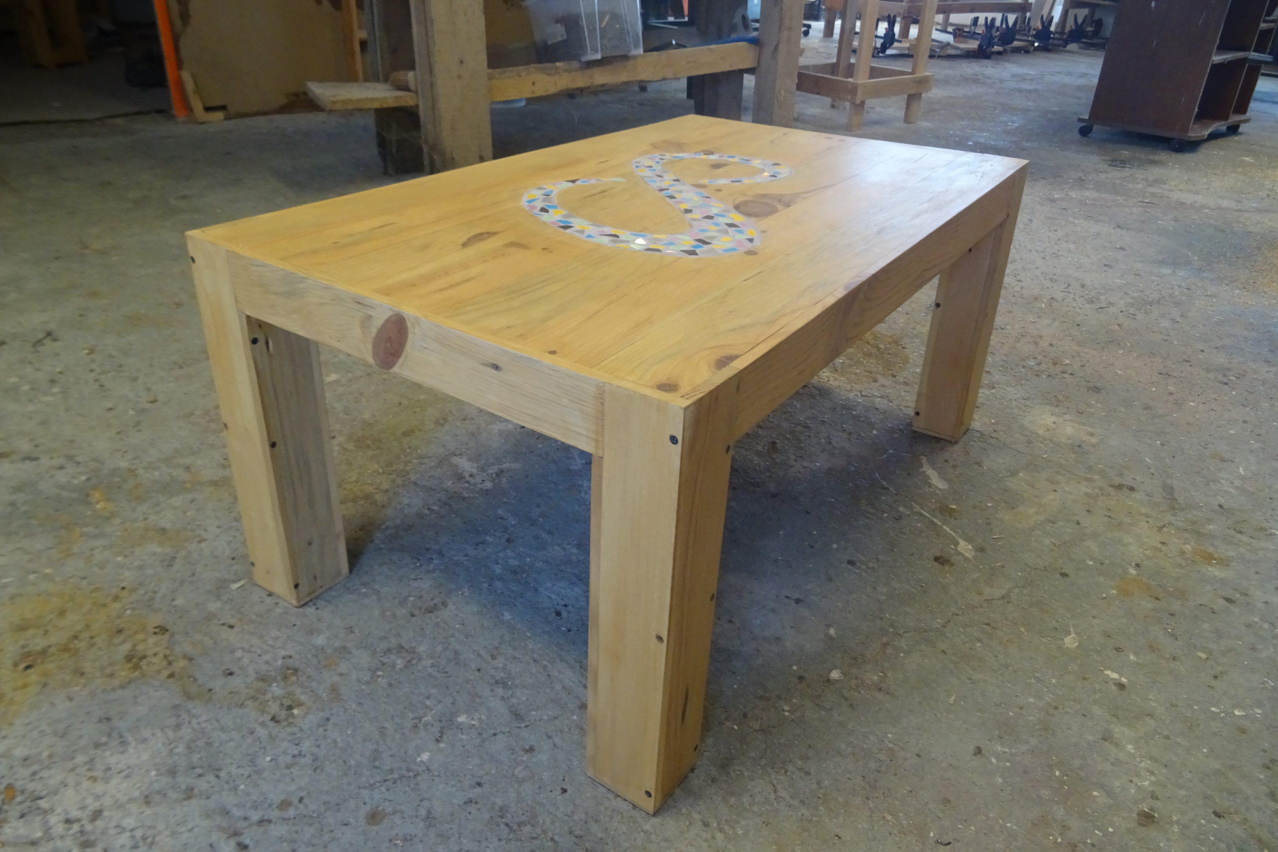 Table basse sur mesure en bois de palette…